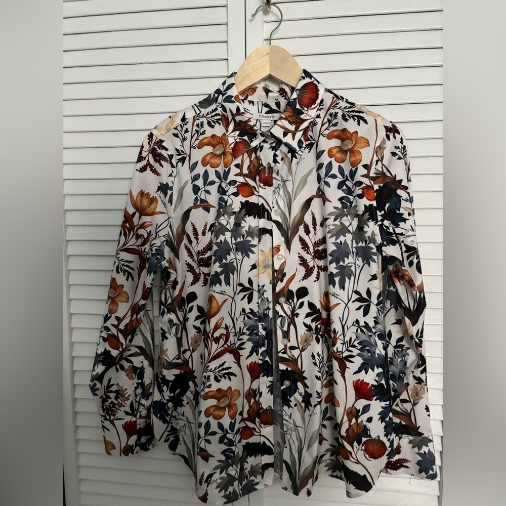 NWOT, Chico's White Cream Button Down Shirt Size 1